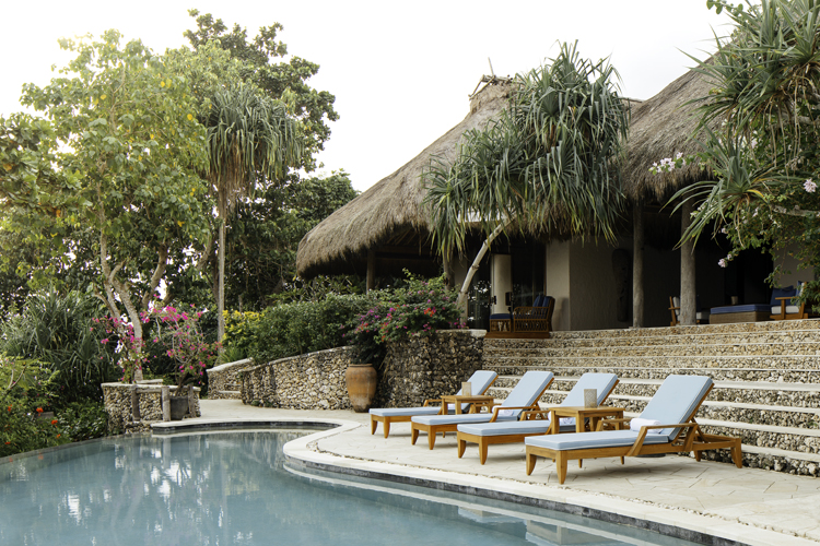 Kasambi 2-bedroom Villa pool area