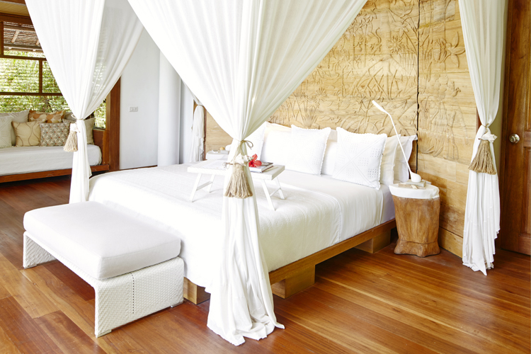 Nay Palad Deluxe ocean view villa master bedroom