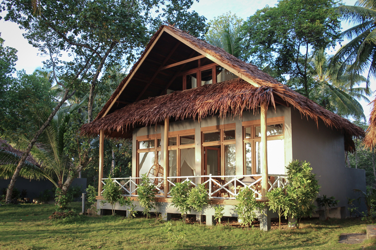 Exterior of the bungalows at Aloita Resort