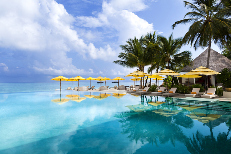 Niyama Private Islands infinite pool Maldives Surf Resort