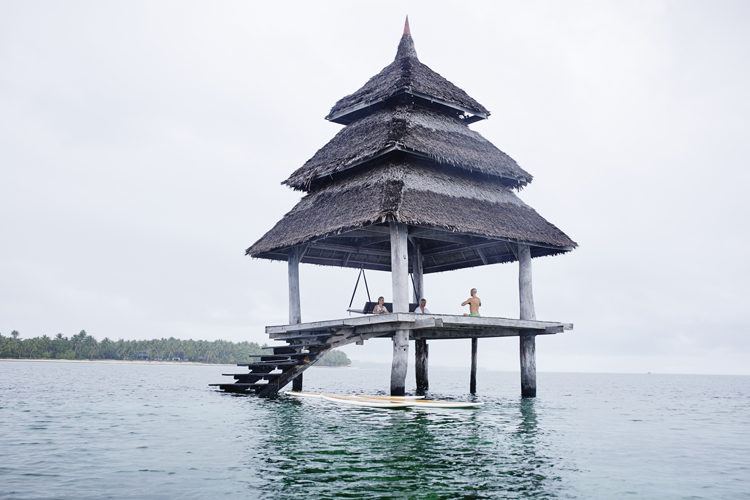 Sea pagoda at Nay Palad