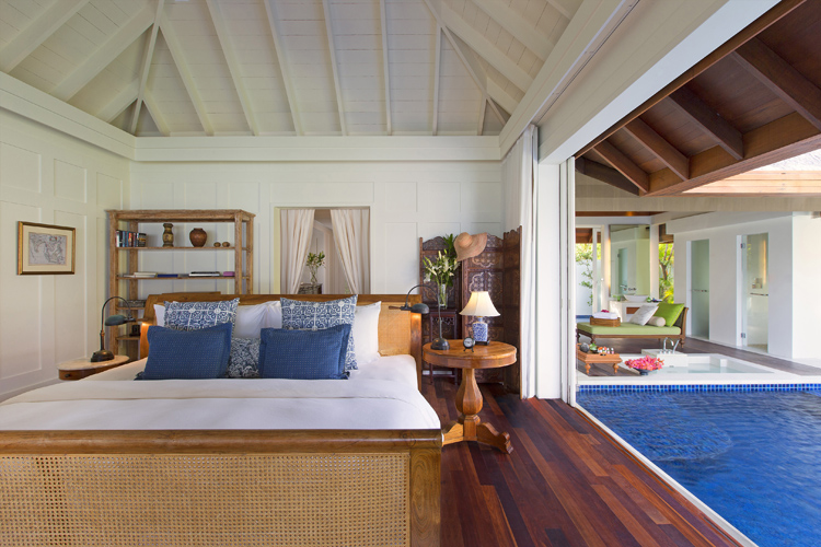 Naladhu ocean pool villa bedroom
