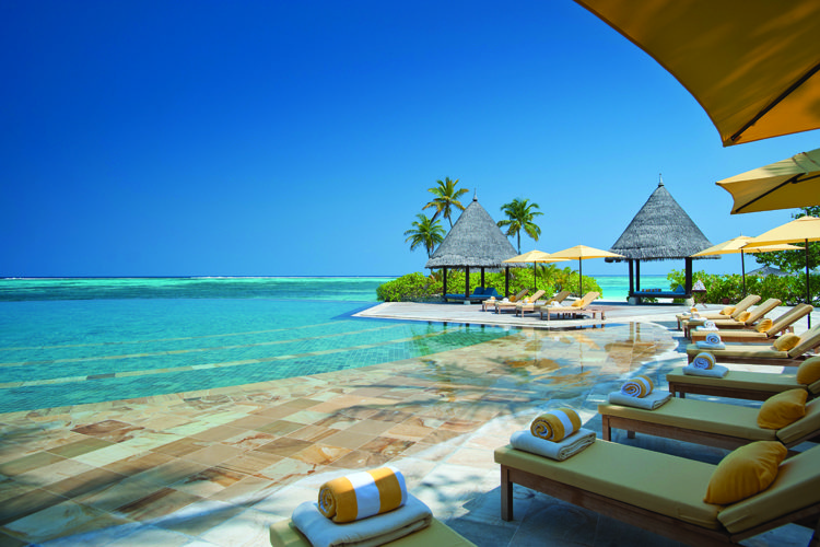 Four Seasons Kuda Haruu, Maldives infinity pool overlooking ocean